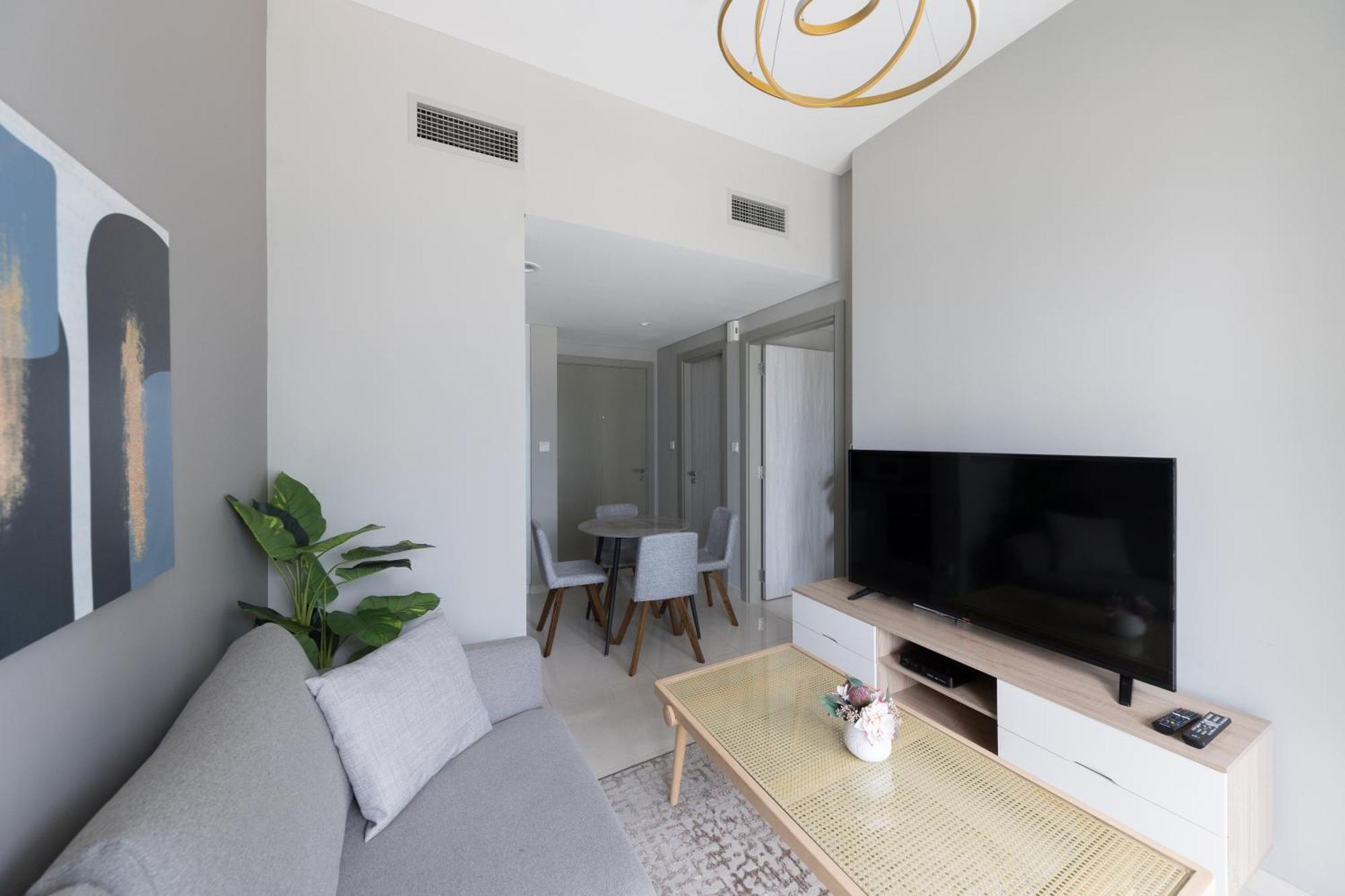 Relaxing 1br Escape, Scenic Pool View Zada Tower - 6ab22 * Dubai