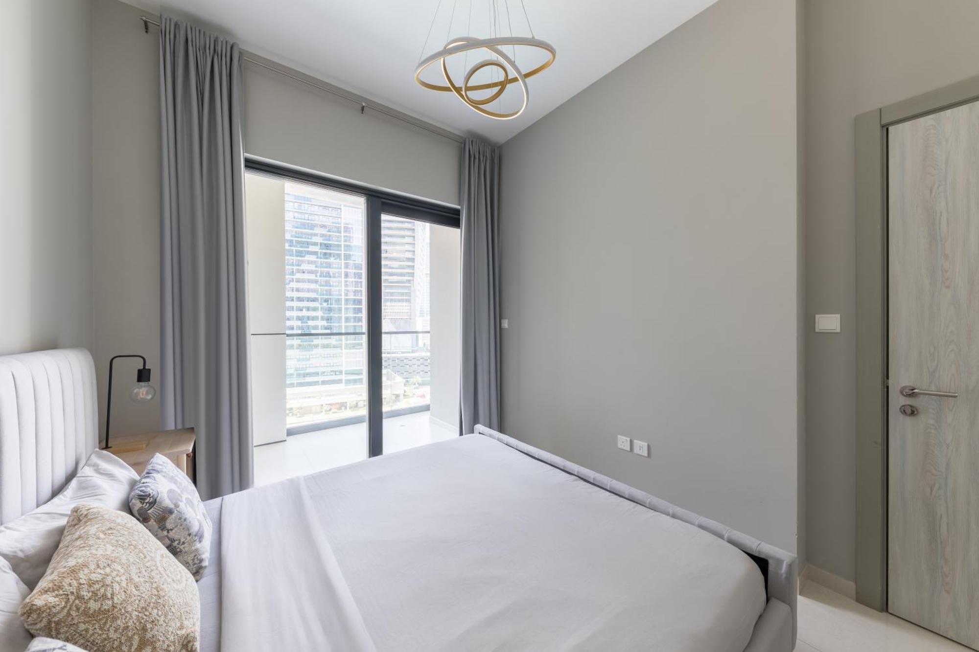Apartment Relaxing 1br Escape, Scenic Pool View Zada Tower - 6ab22 *