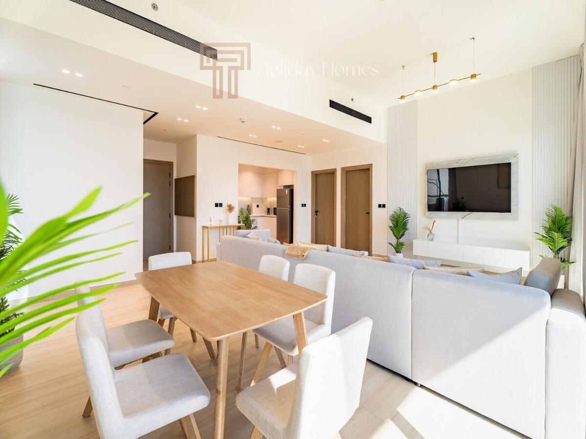 Apartment With Private Pool, Spacious Living