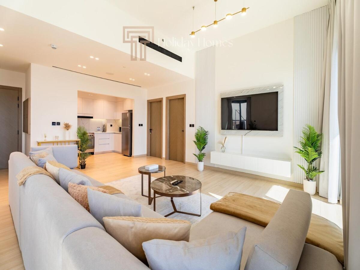 Apartment With Private Pool, Spacious Living *