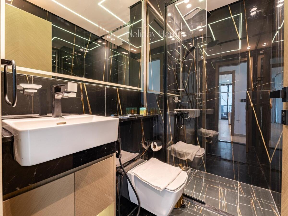 With Private Pool, Spacious Living * Dubai