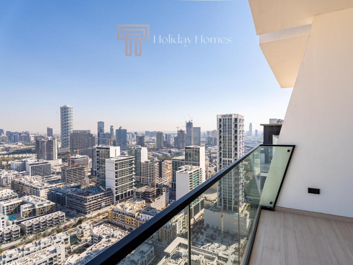 With Private Pool, Spacious Living Apartment Dubai