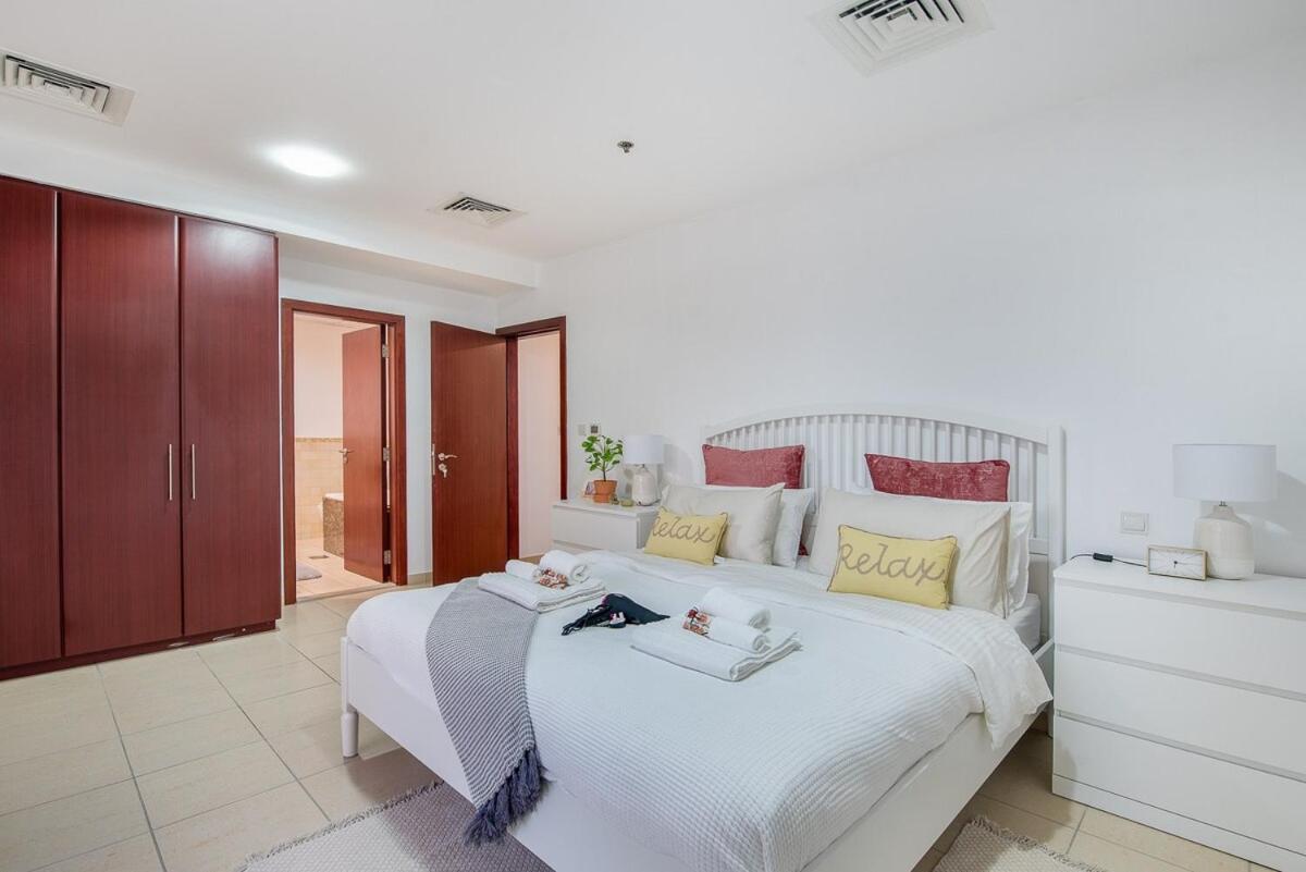 Chic 2br Retreat With Stunning Views In Jbr Apartment *