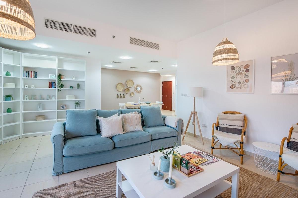 Chic 2br Retreat With Stunning Views In Jbr Apartment Dubai
