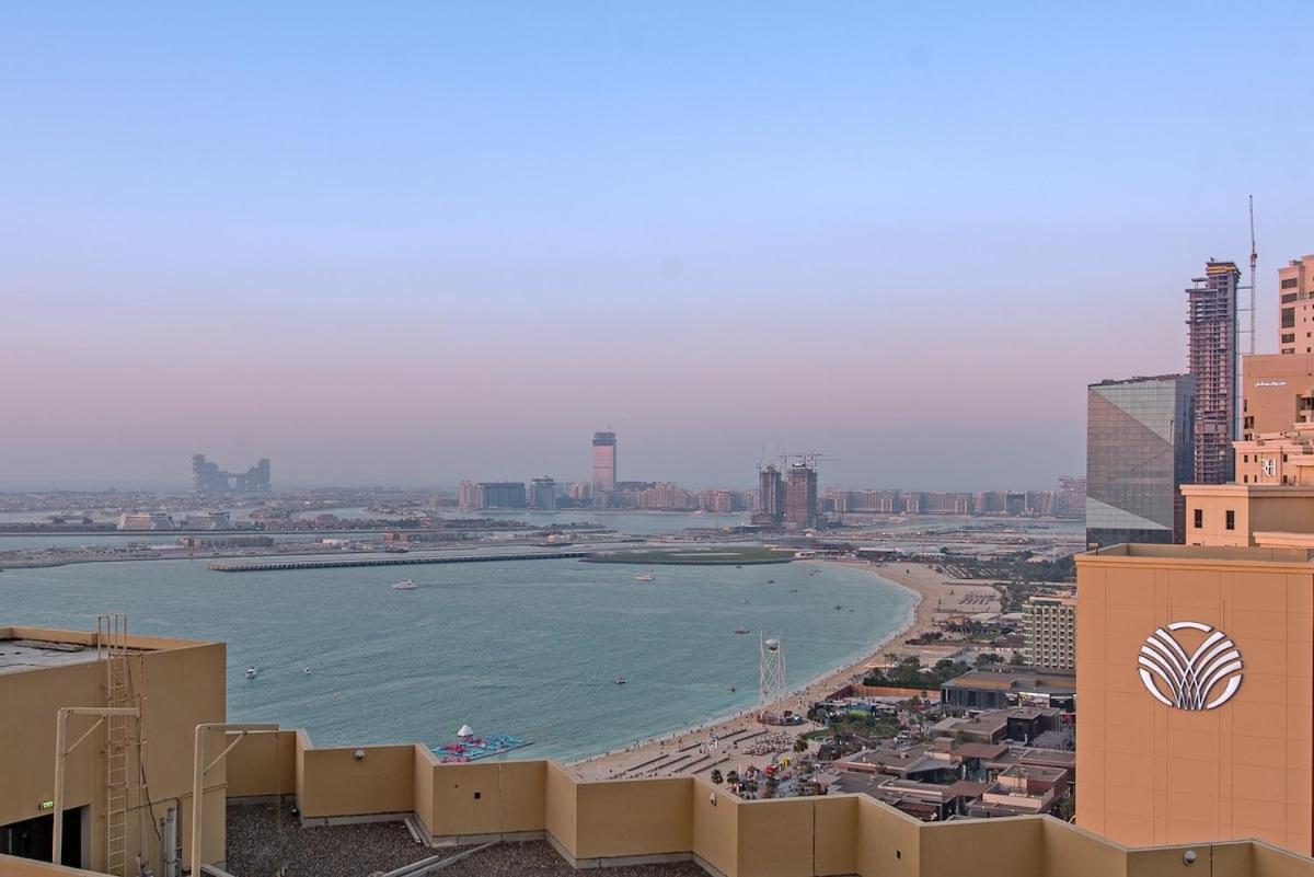 Chic 2br Retreat With Stunning Views In Jbr Apartment *