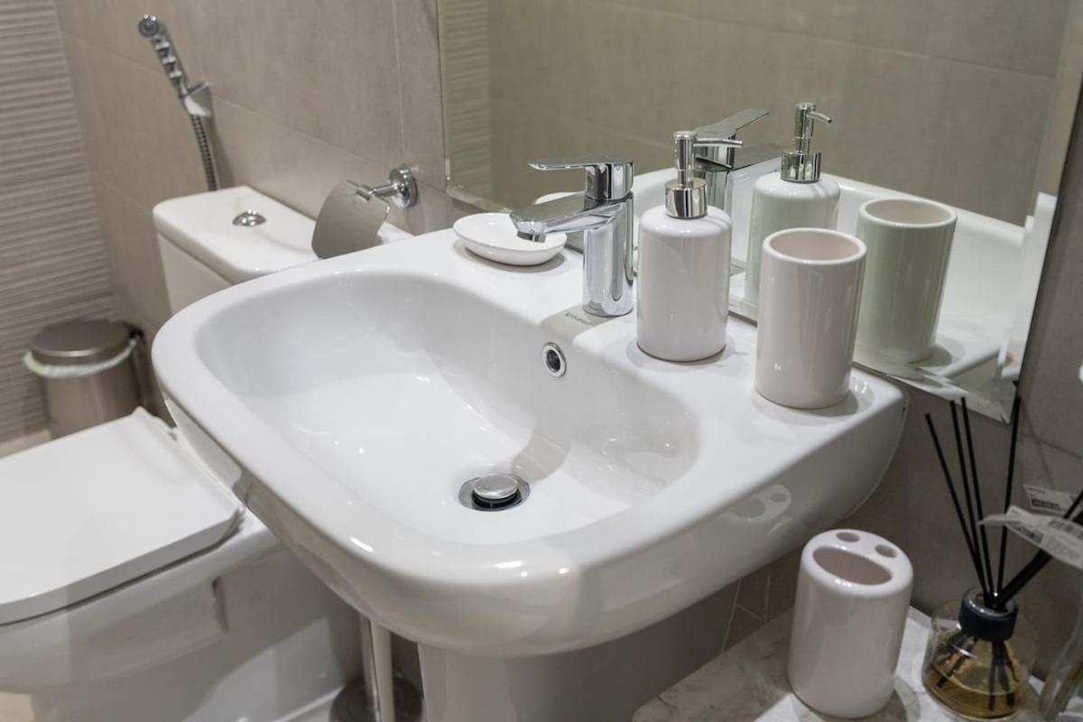 Apartment Warm & Inviting 2br In Al Barsha