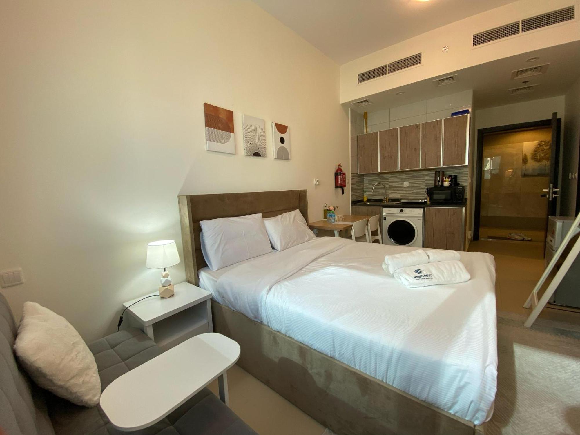 I 15 Min To International Airport Apartment