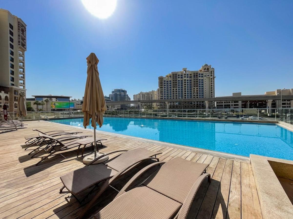 Tranquil With Unmatched Ocean Views In Palm Apartment Dubai
