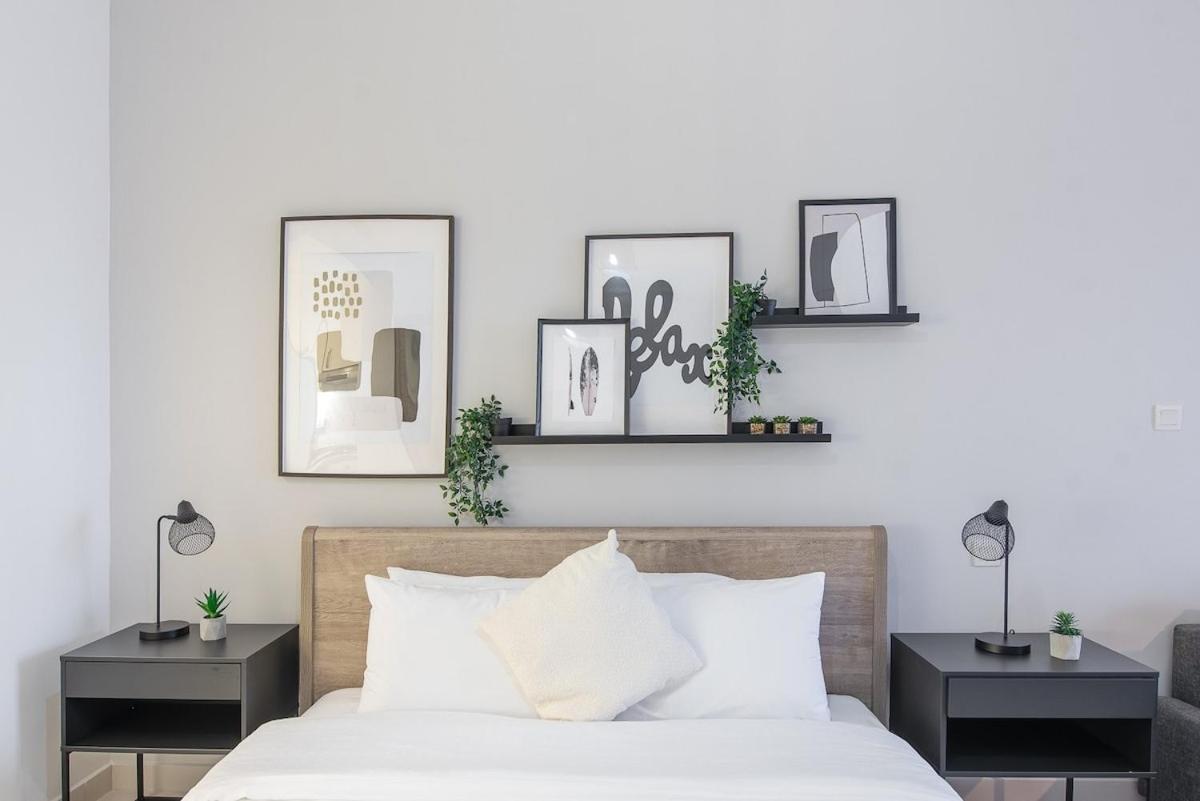 Tranquil With Unmatched Ocean Views In Palm Dubai