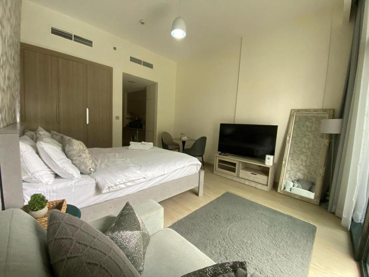 Apartment With Pool And Gym Access