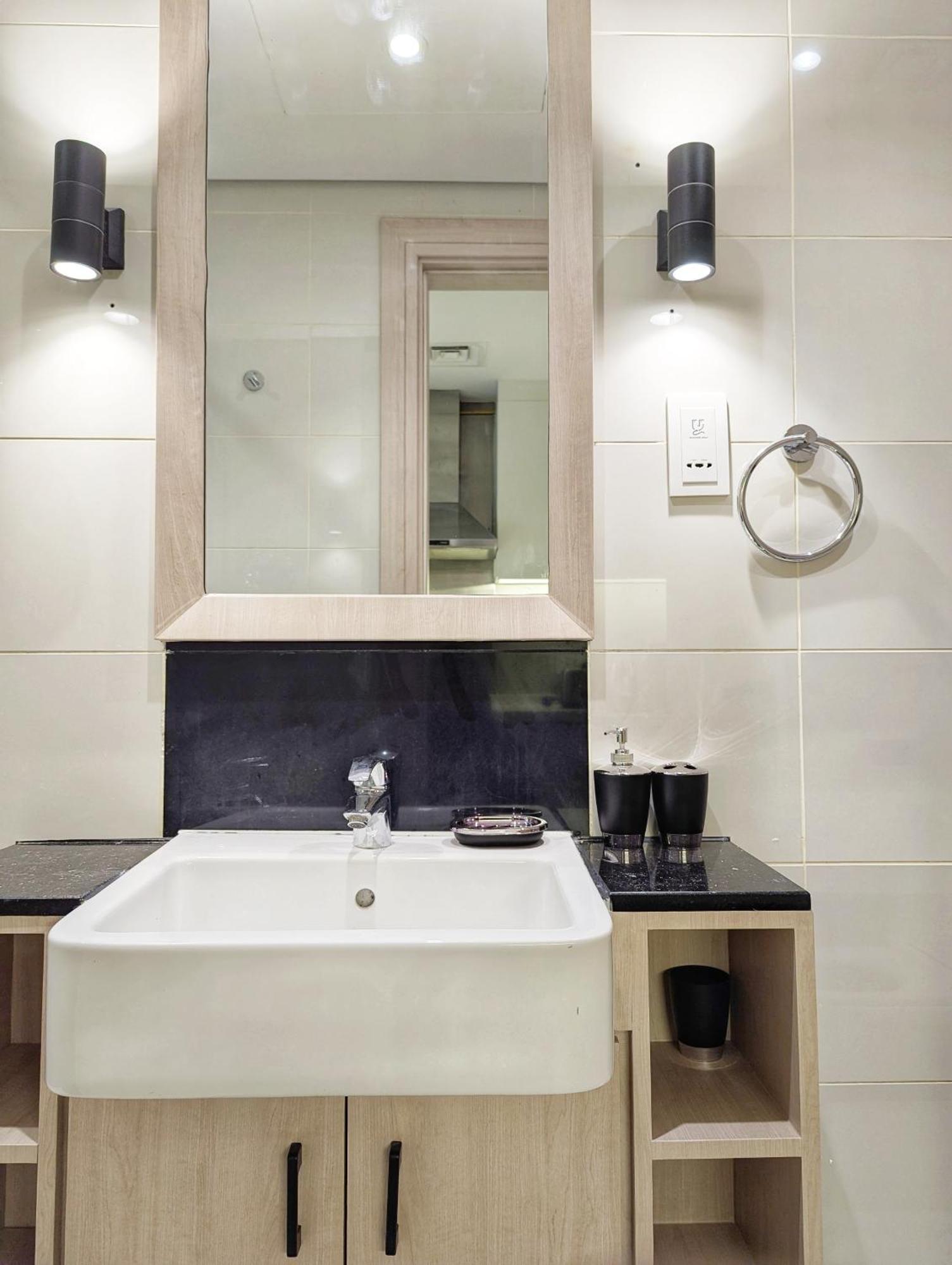 Luxe Haven Fully Furnished Studio In Business Bay, 10 Minutes Walk To Business Bay Metro Station, Closest To Burj Khalifa And Dubai Mall