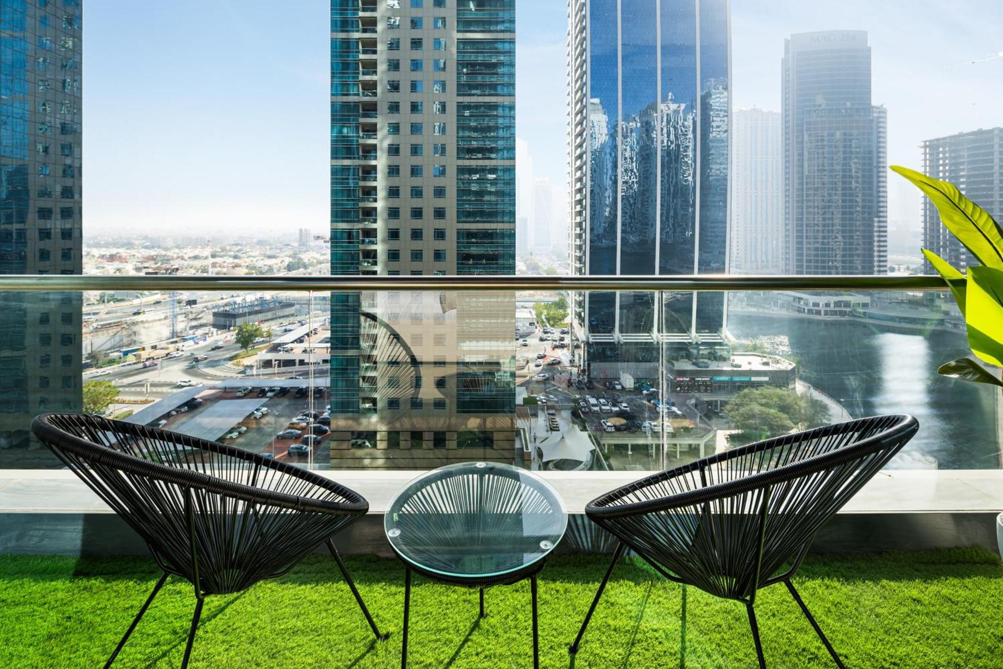 Modern In Goldcrest Views * Dubai