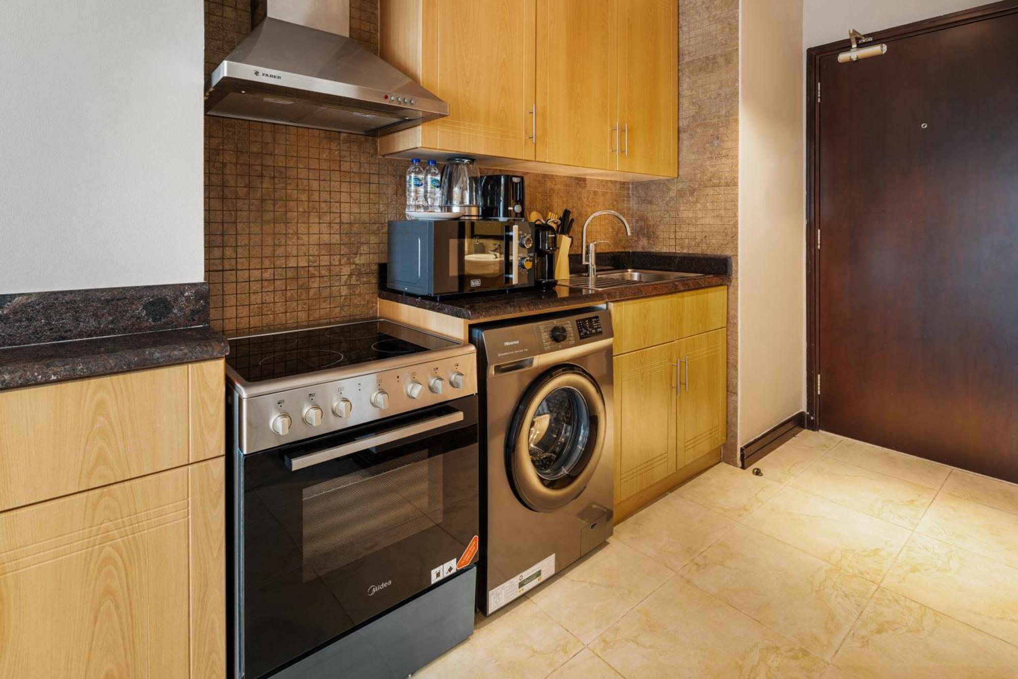 Modern In Goldcrest Views * Dubai