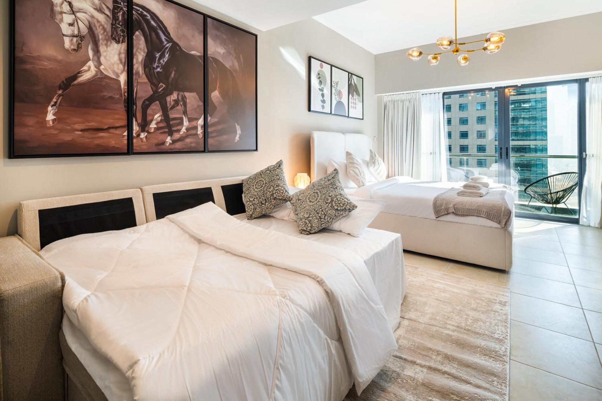 Modern In Goldcrest Views Apartment *