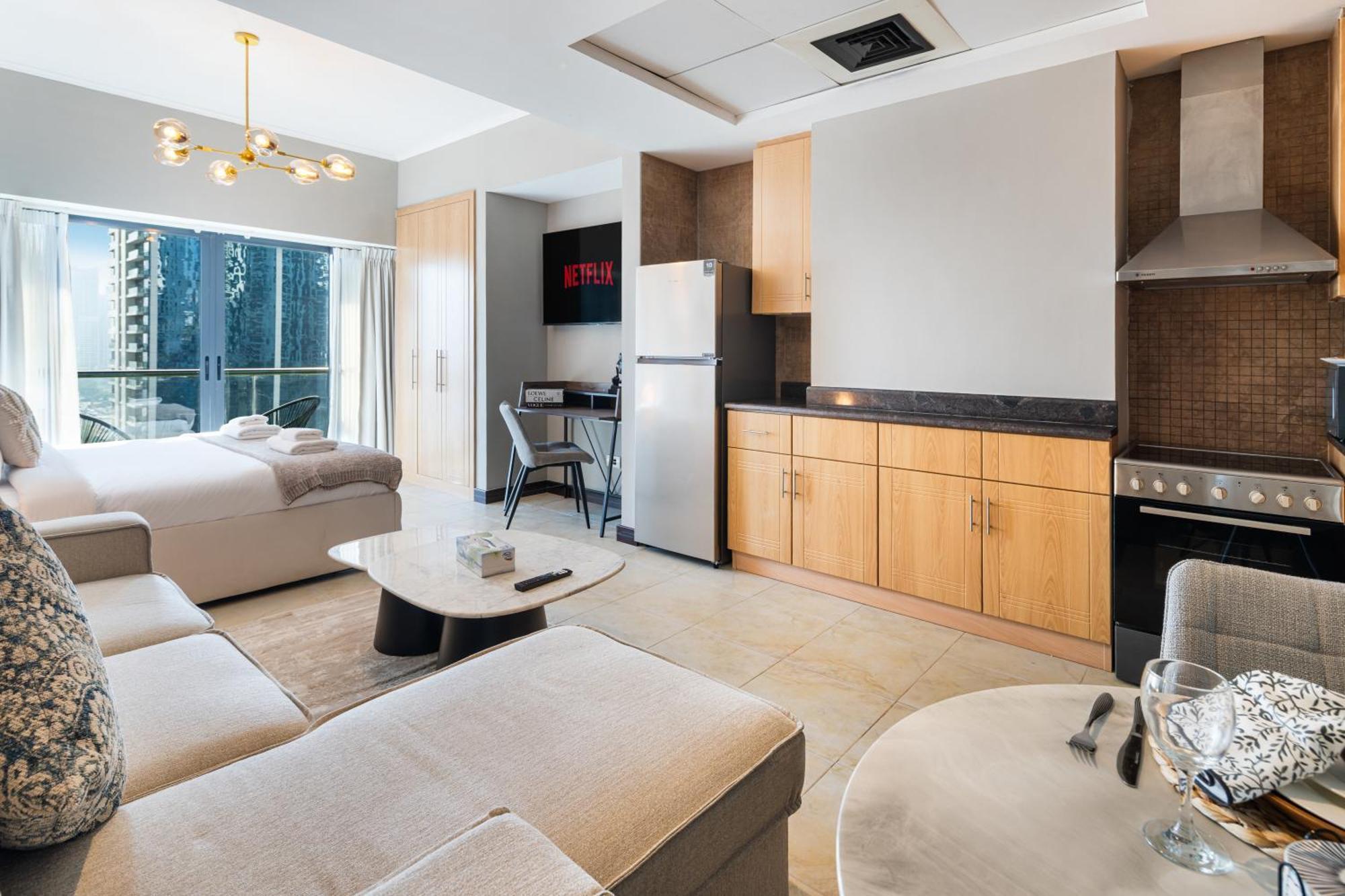 Apartment Modern In Goldcrest Views *