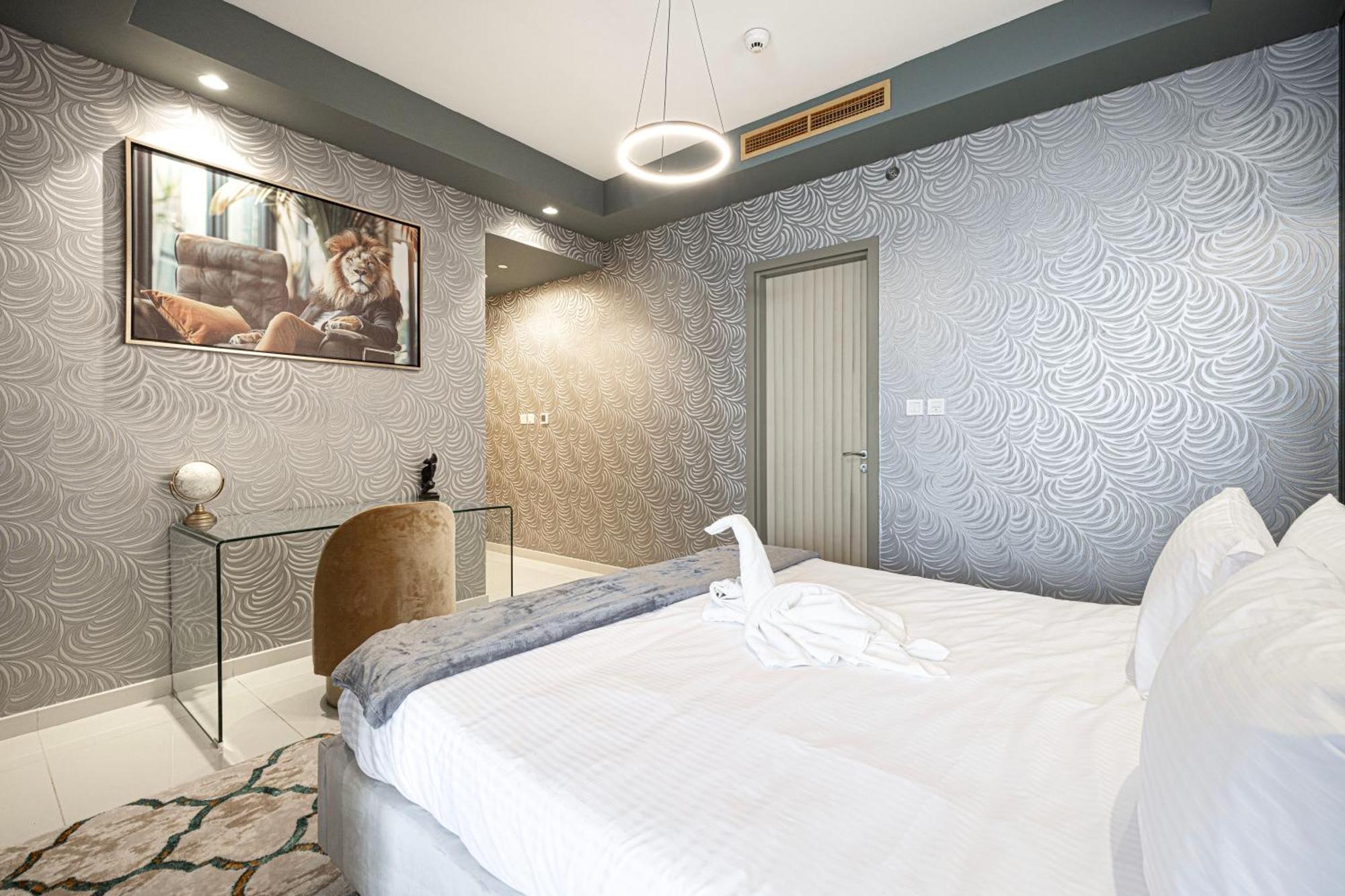 Cloud Nine Panorama & Rooftop Infinity Pool, 3br In Paramount Midtown Apartment Dubai