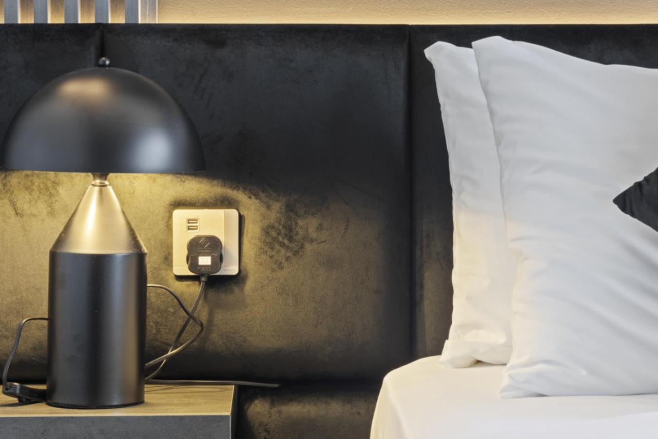 Luxury 1-bedroom, High-floor, Skyline Views Apartment Dubai