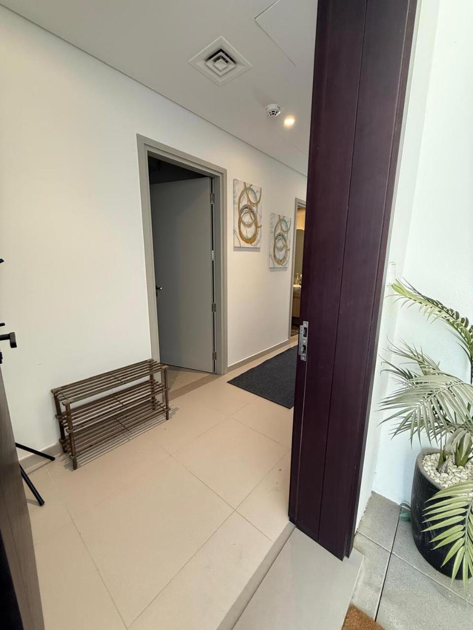 The Ranches Luxe Apartment