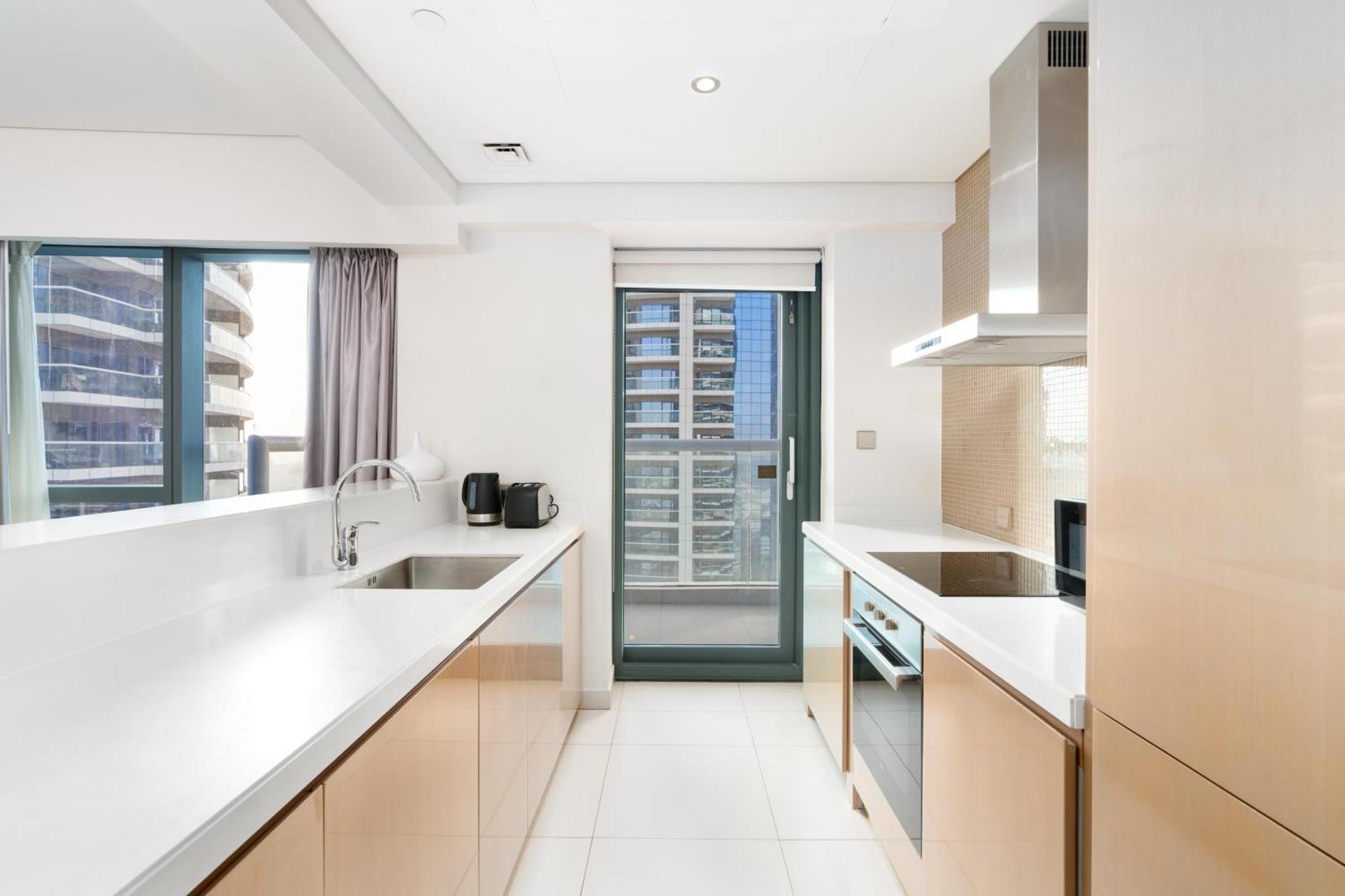 Damac Paramount Tower Burj Views * Dubai