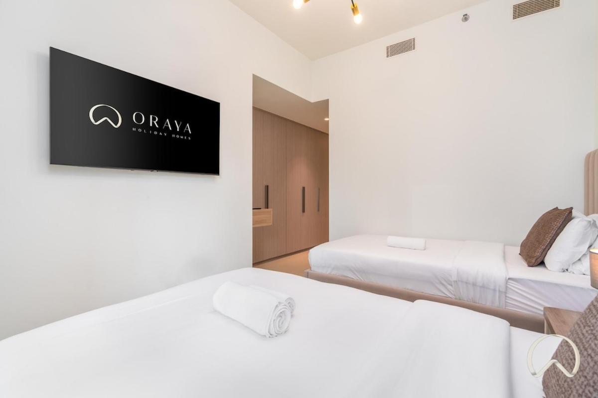 Luxurious 4br In Act 1 Act 2 With Burj Khalifa View Apartment