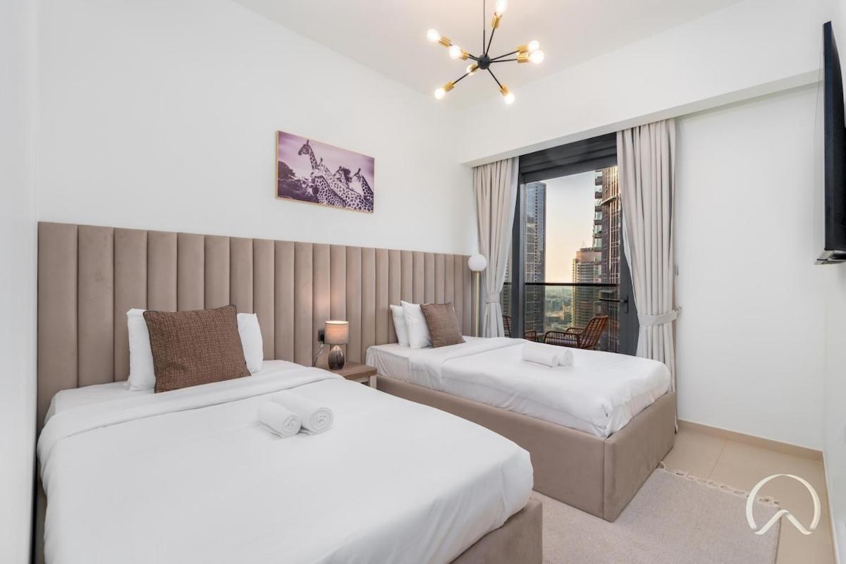 Luxurious 4br In Act 1 Act 2 With Burj Khalifa View *