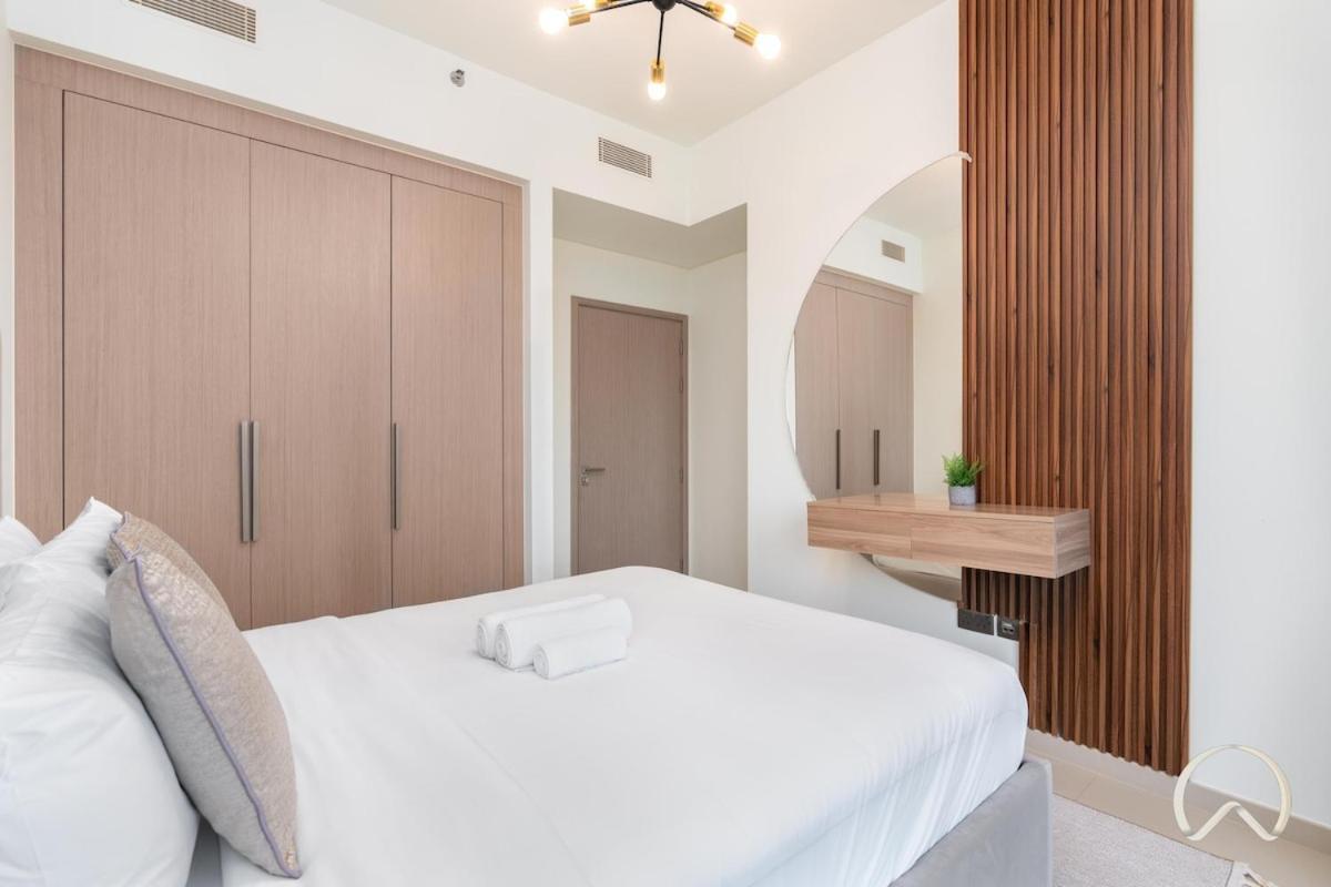 Luxurious 4br In Act 1 Act 2 With Burj Khalifa View