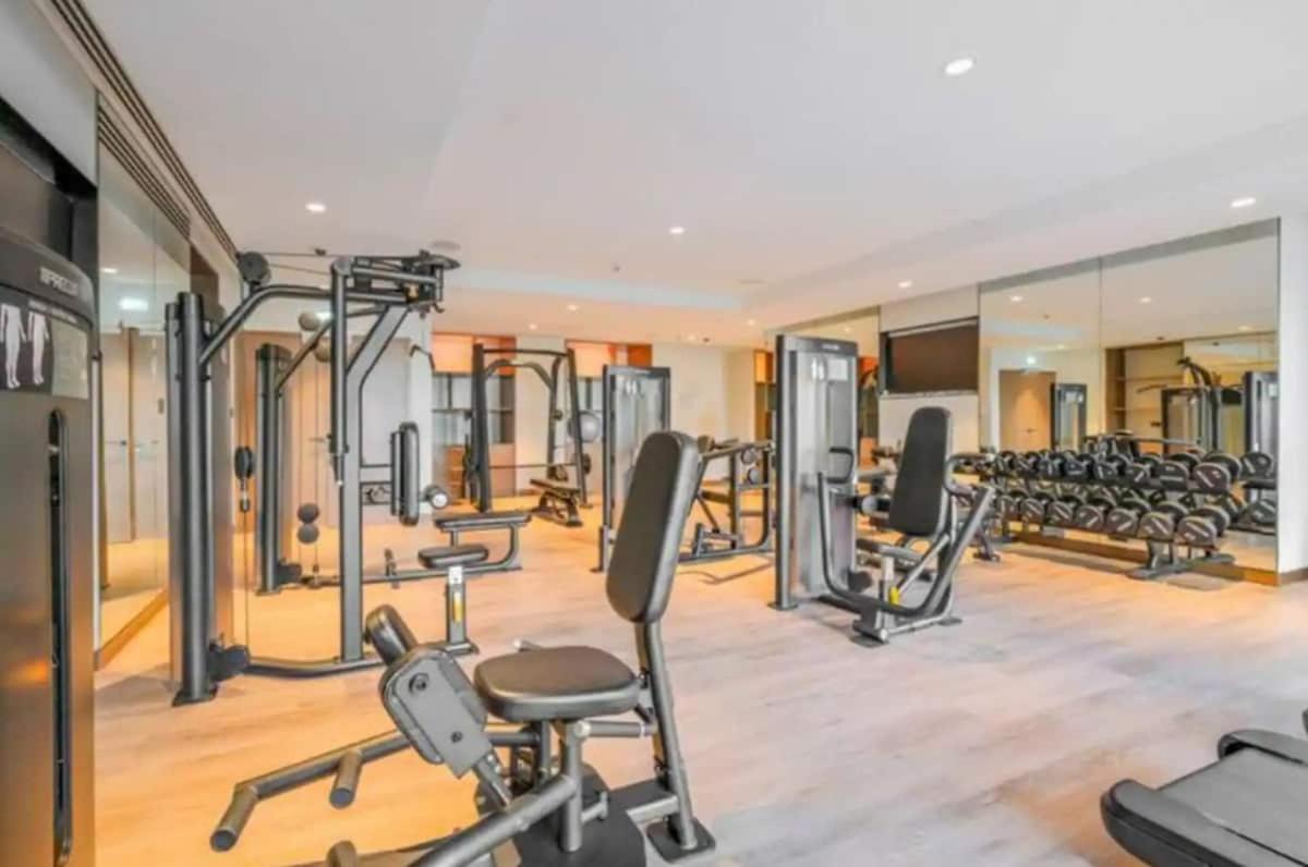 Luxurious 4br In Act 1 Act 2 With Burj Khalifa View * Dubai