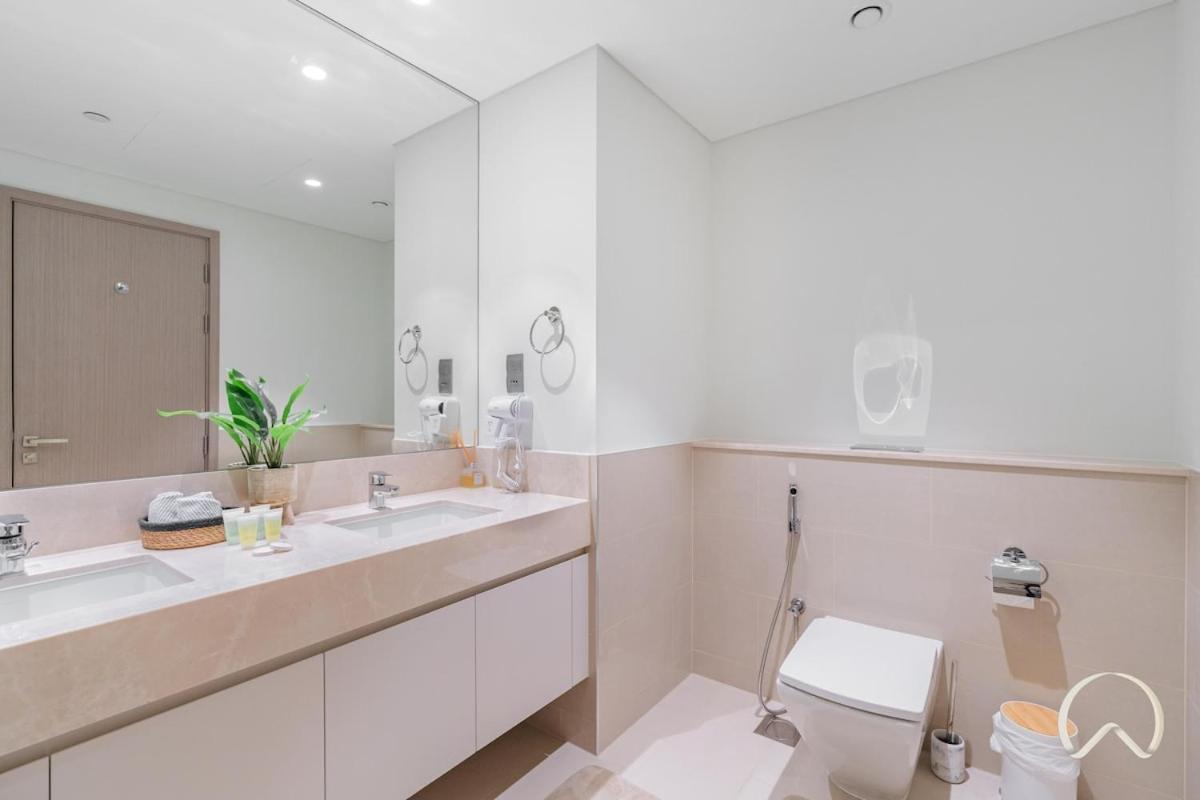 Luxurious 4br In Act 1 Act 2 With Burj Khalifa View * Dubai