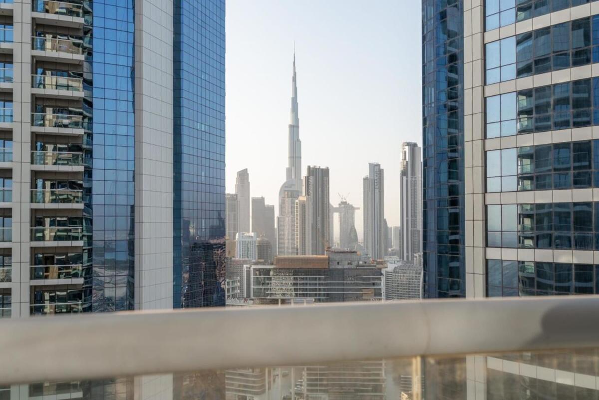 Damac Paramount Tower Burj Views * Dubai