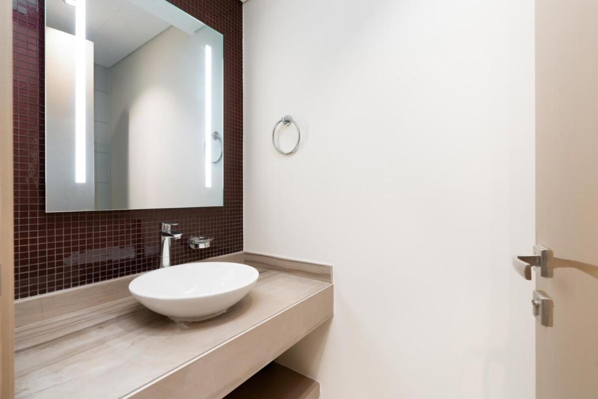 Damac Paramount Tower Burj Views Dubai