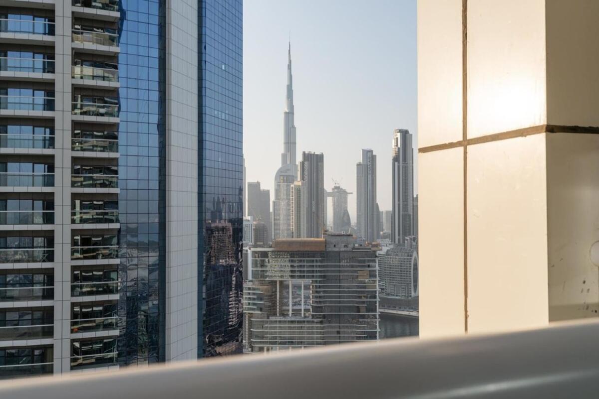 Damac Paramount Tower Burj Views Dubai