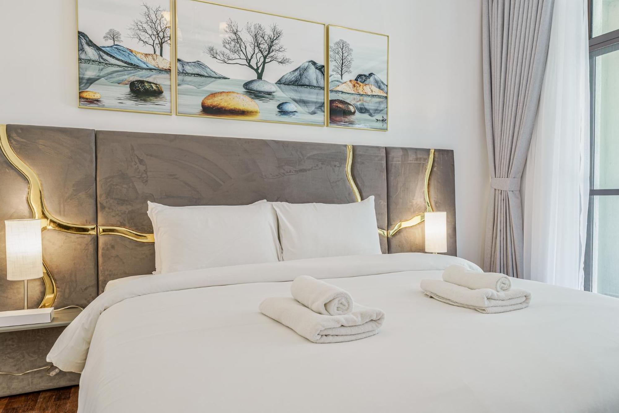 Astonishing Just A 2 Minutes Walk To Mall