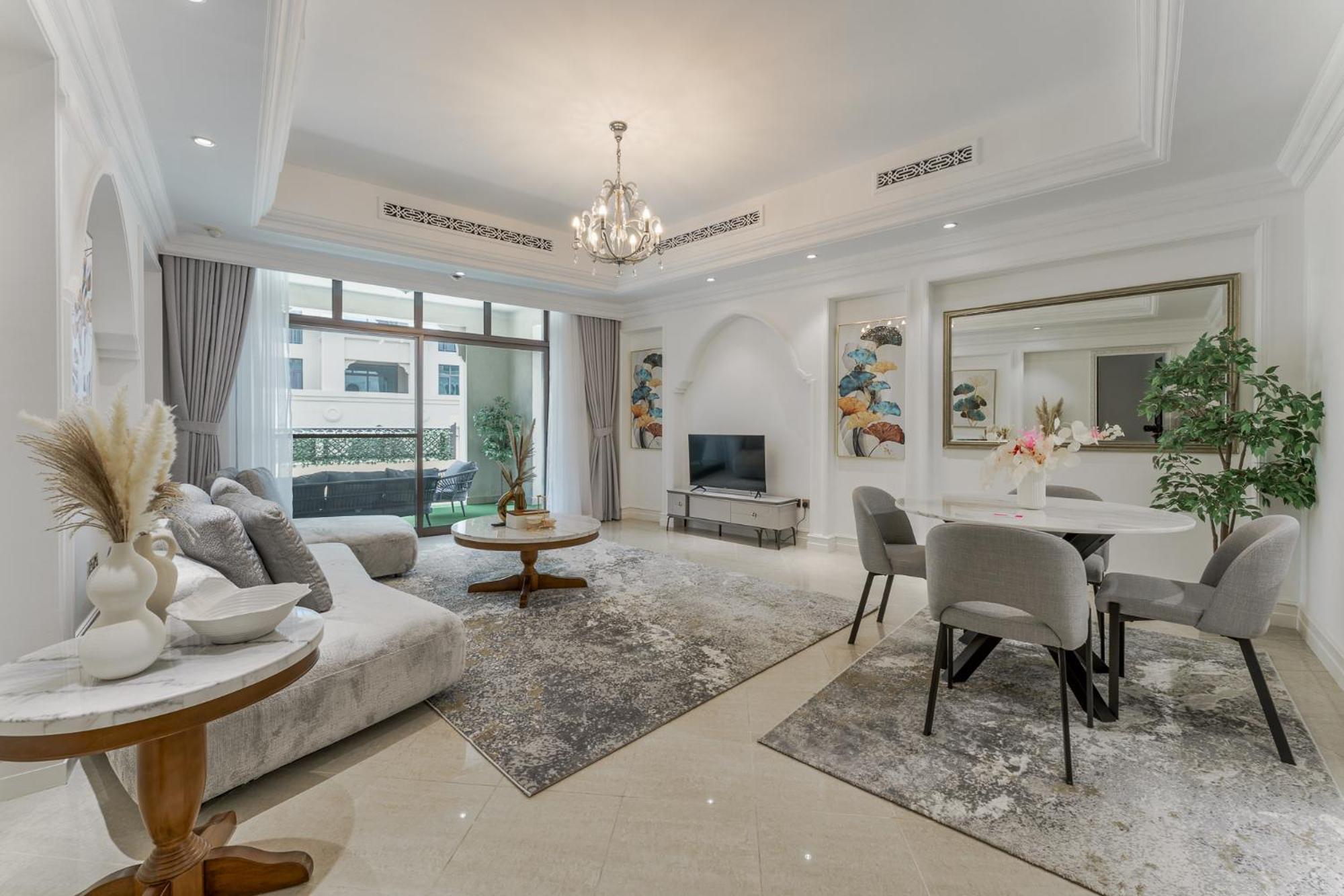 Astonishing Just A 2 Minutes Walk To Mall Dubai