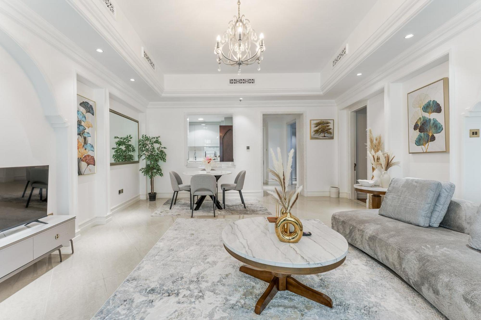 Apartment Astonishing Just A 2 Minutes Walk To Mall *