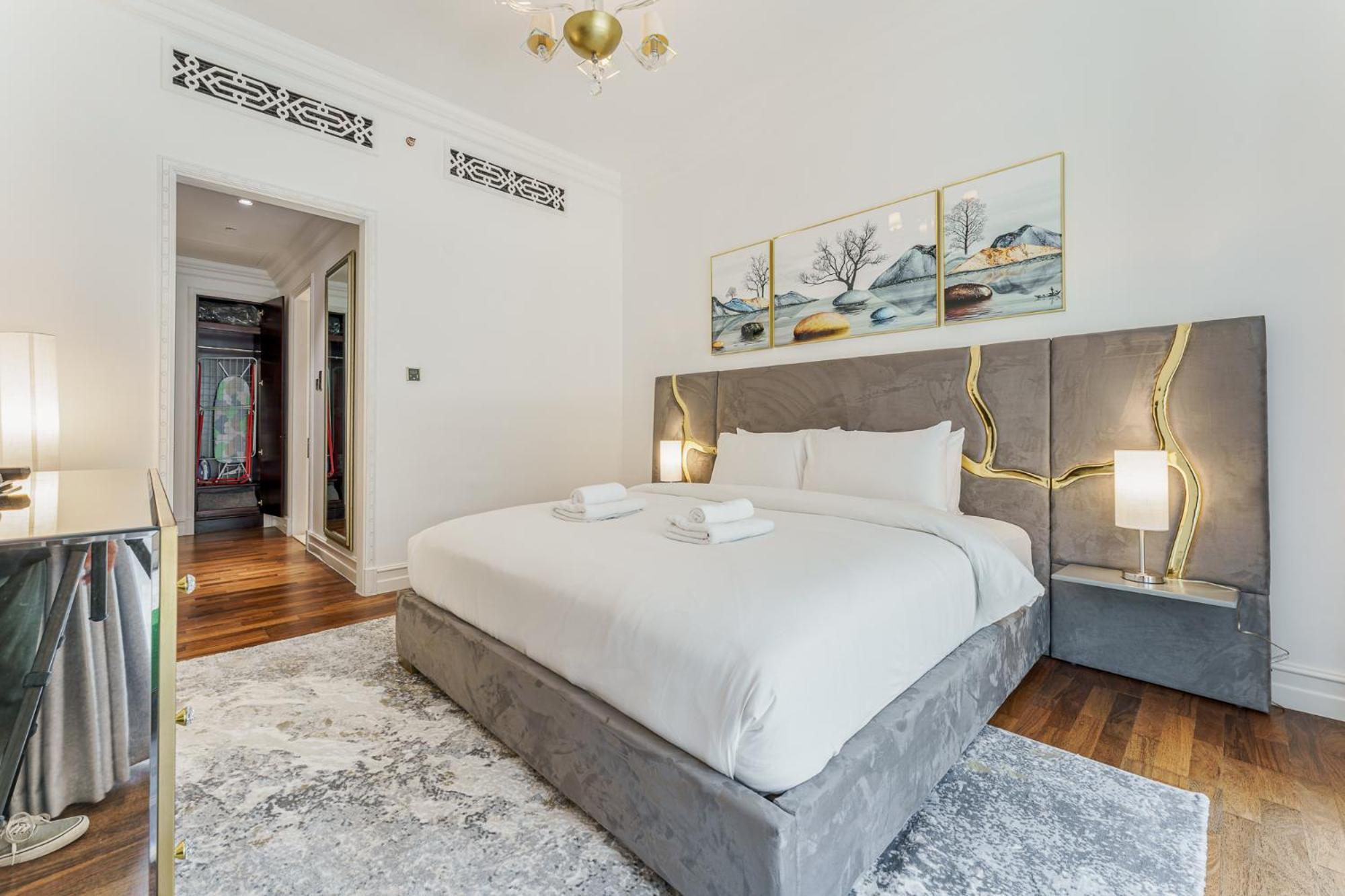 Astonishing Just A 2 Minutes Walk To Mall * Dubai