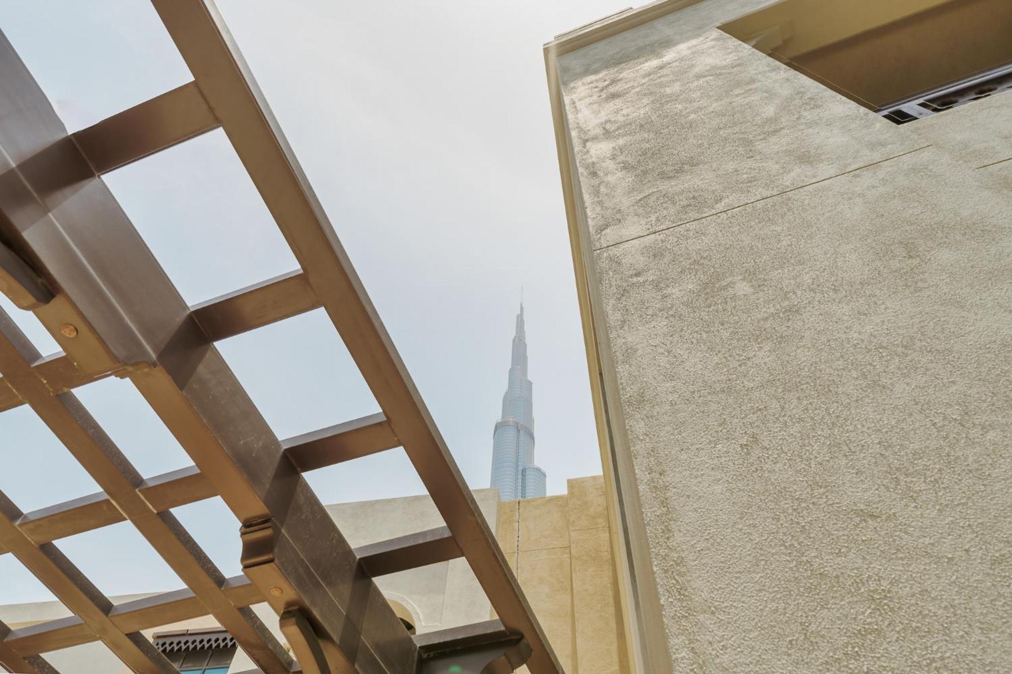 Astonishing Just A 2 Minutes Walk To Mall * Dubai