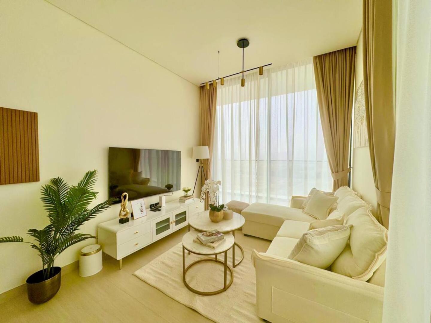 Beautiful 2br In Jvc With Private Pool Dubai