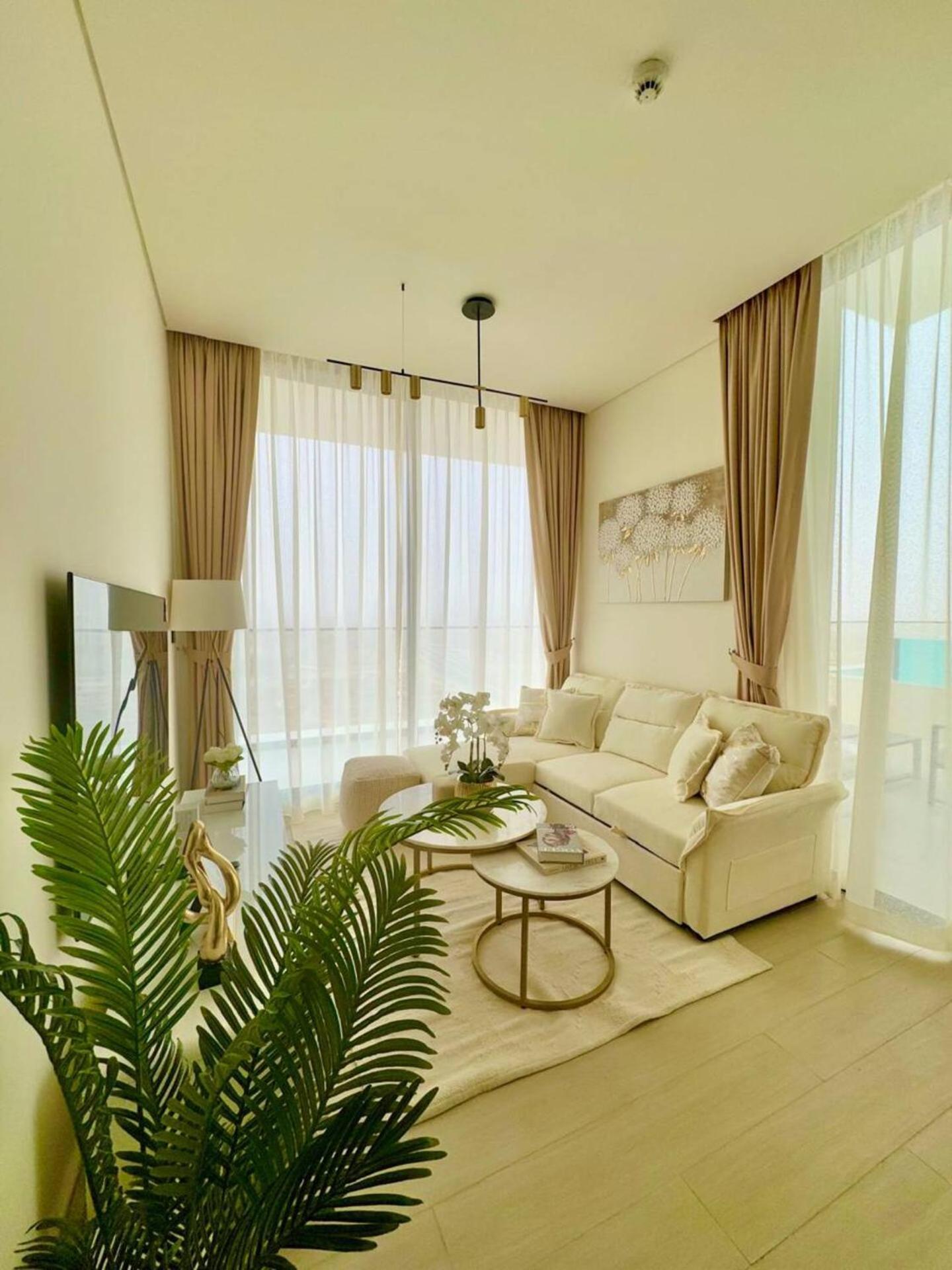 Beautiful 2br In Jvc With Private Pool * Dubai