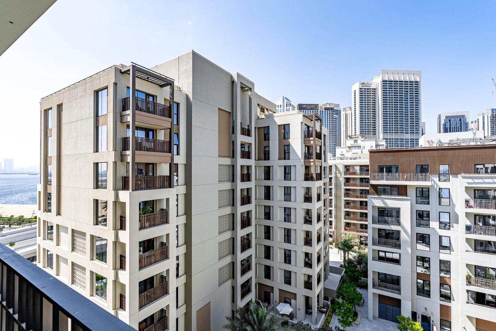 Elegant 1bdr In Creek With Pool View Apartment Dubai