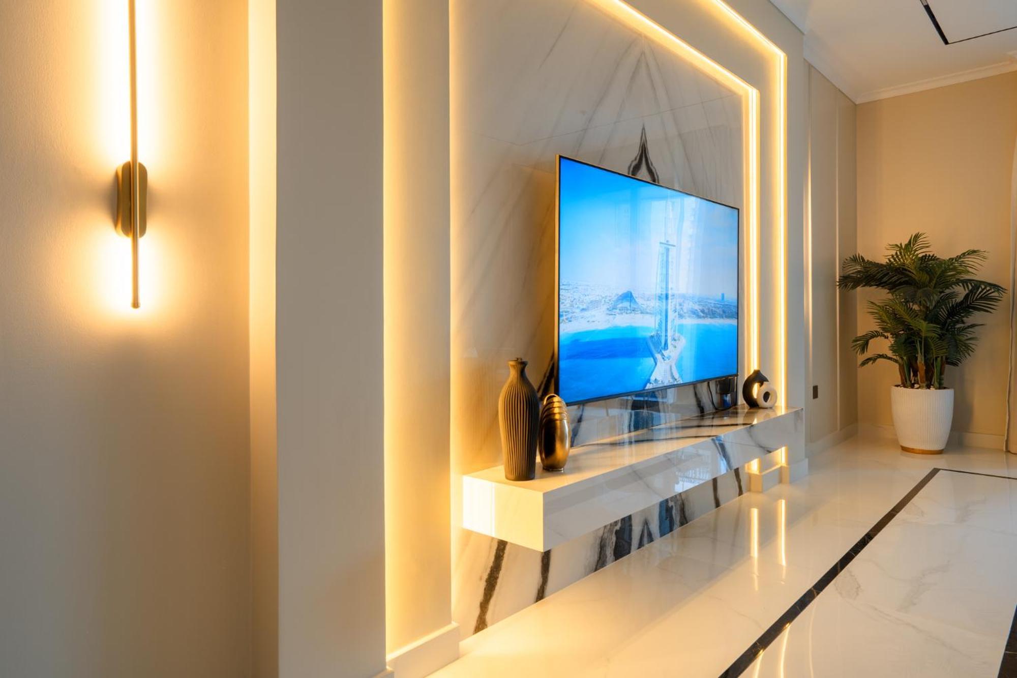 Prestigious 3 Bedrooms Apartment *