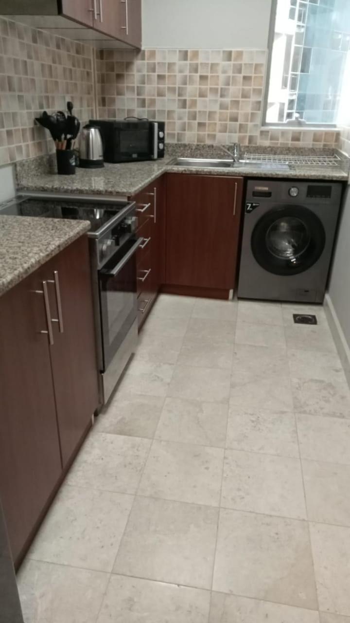 Apartment Spacious 1bhk Apartment, Near Centre Dubai