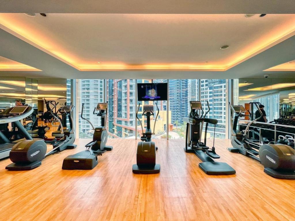Guestready - Marina Canal Luxurious Retreat Apartment Dubai
