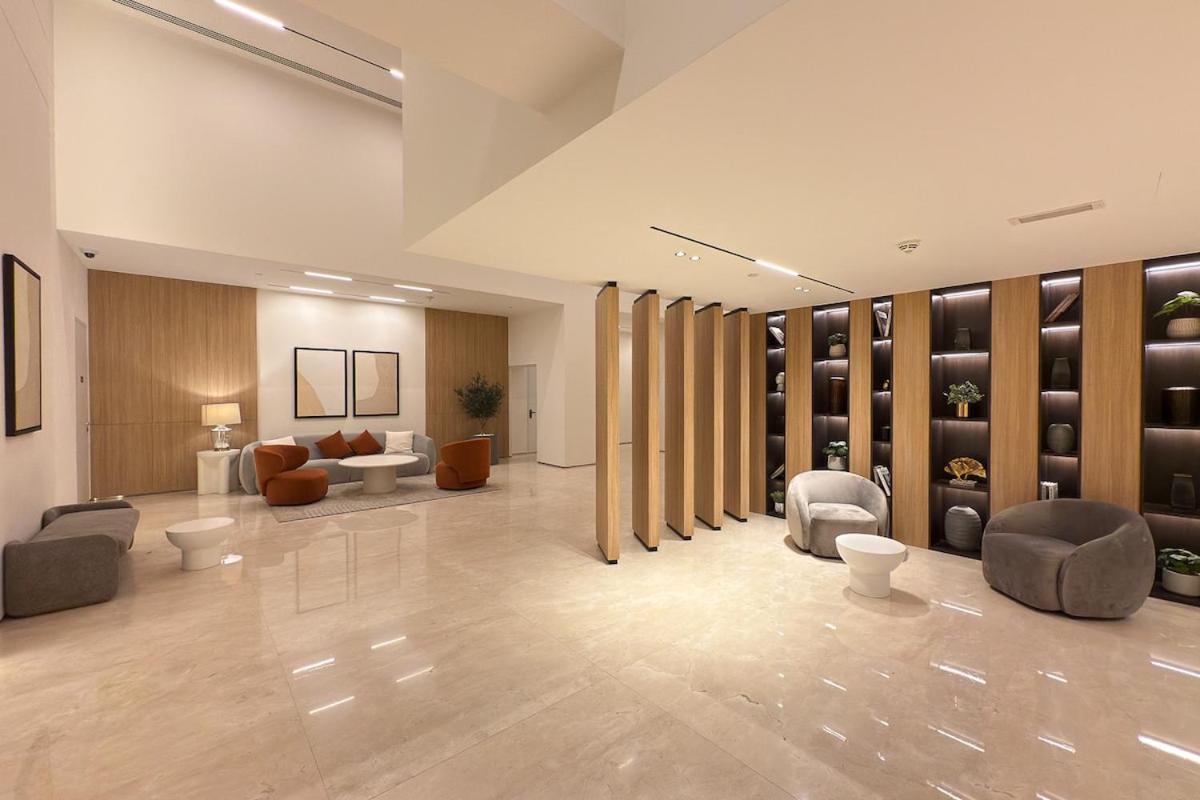Luxury With Full Burj & Fountain Views Apartment *