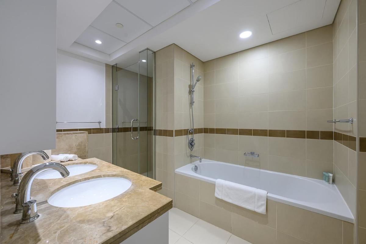 Luxury With Full Burj & Fountain Views Apartment