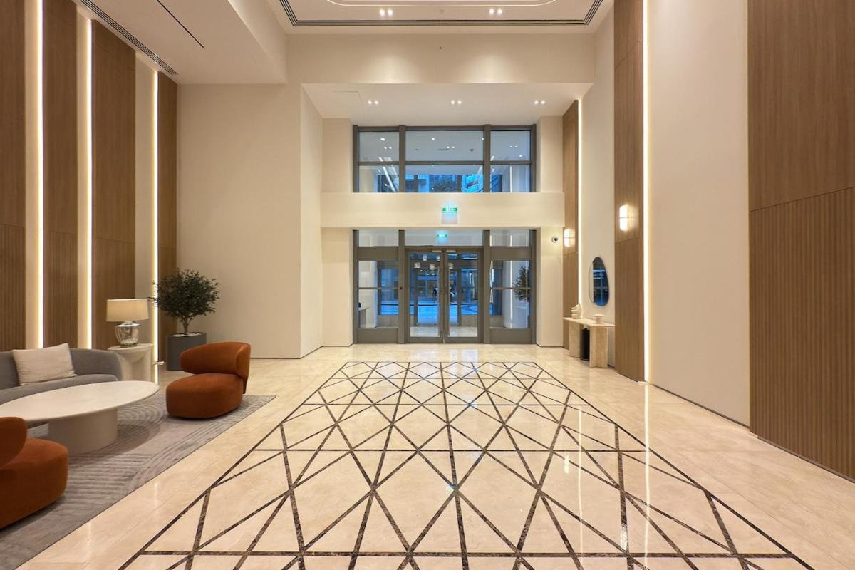 Luxury With Full Burj & Fountain Views Apartment *