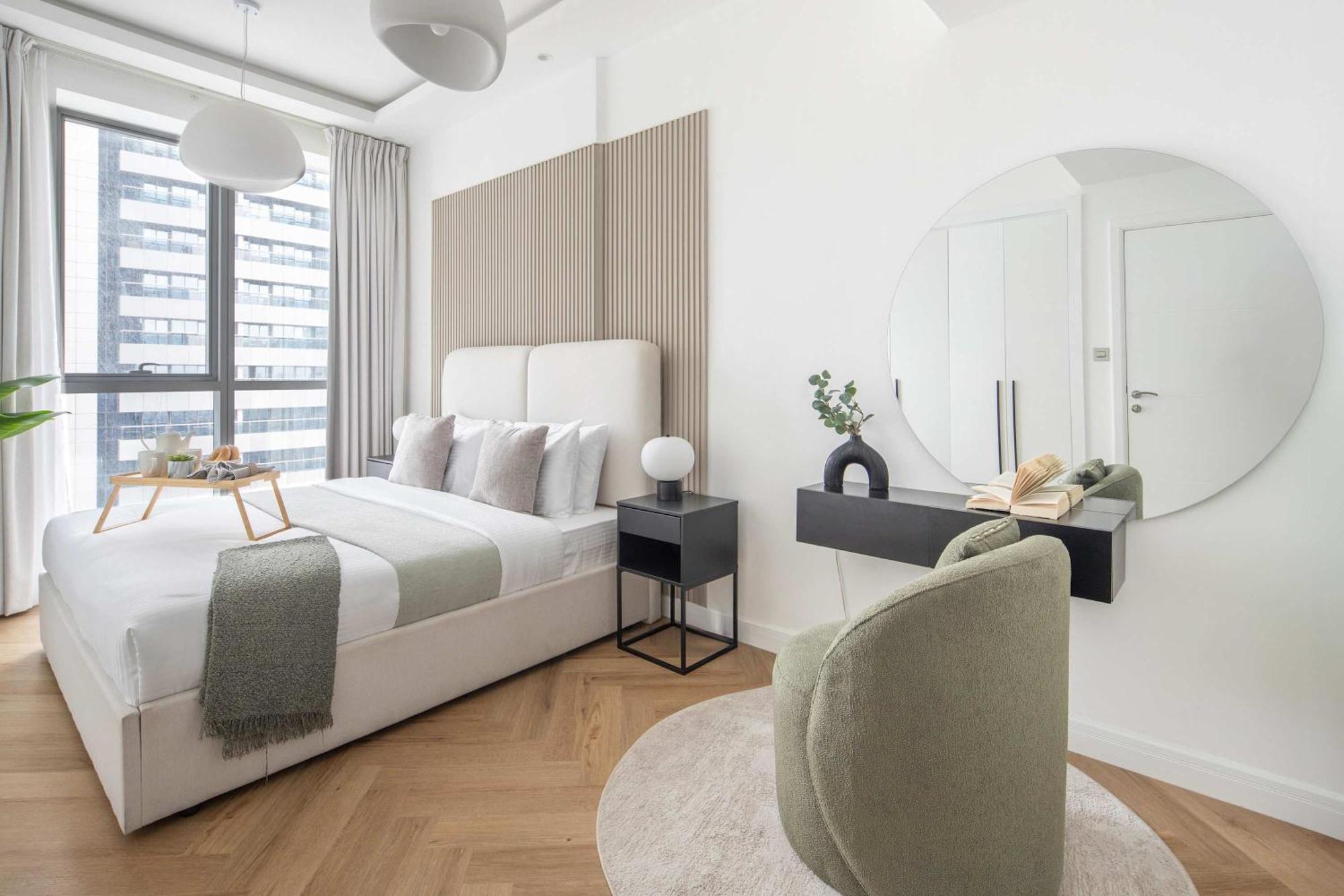 Frank Porter - Torch Tower Apartment *