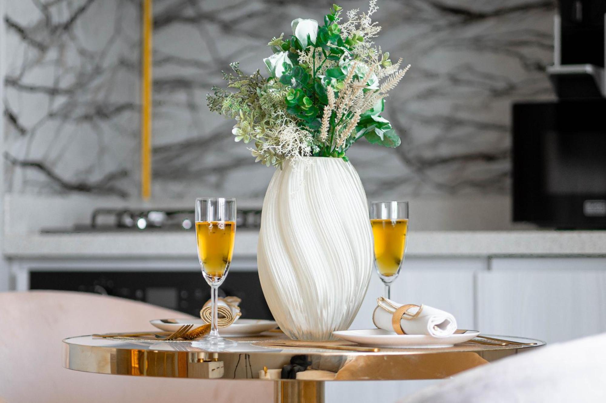 Keyrock Living - Lakeview Luxury In Zada Tower Apartment Dubai