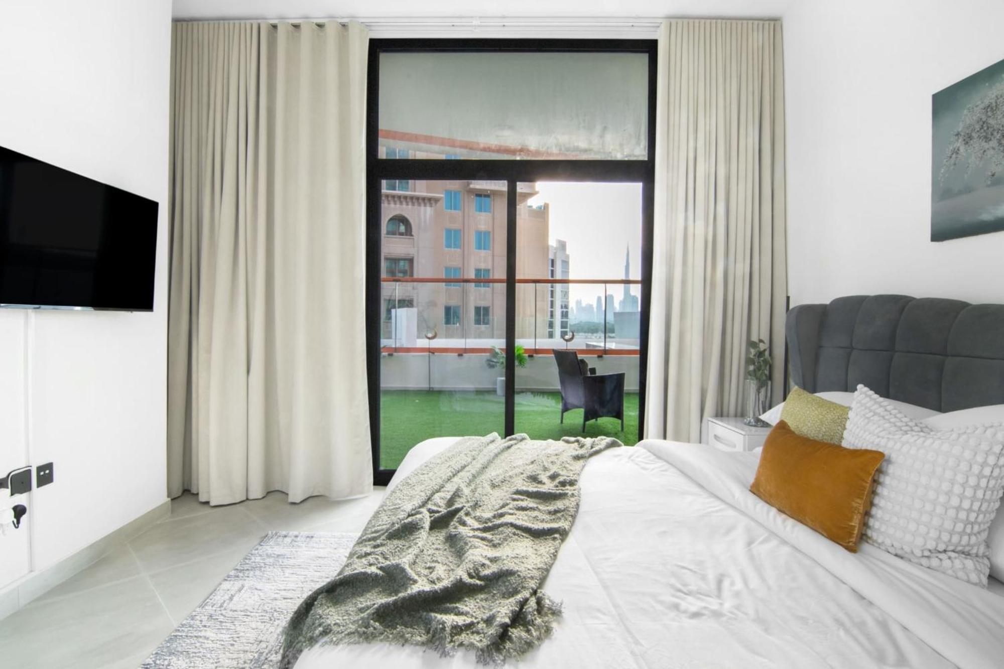 Apartment Corner Big Balcony Unit With Burj Khalifa View *