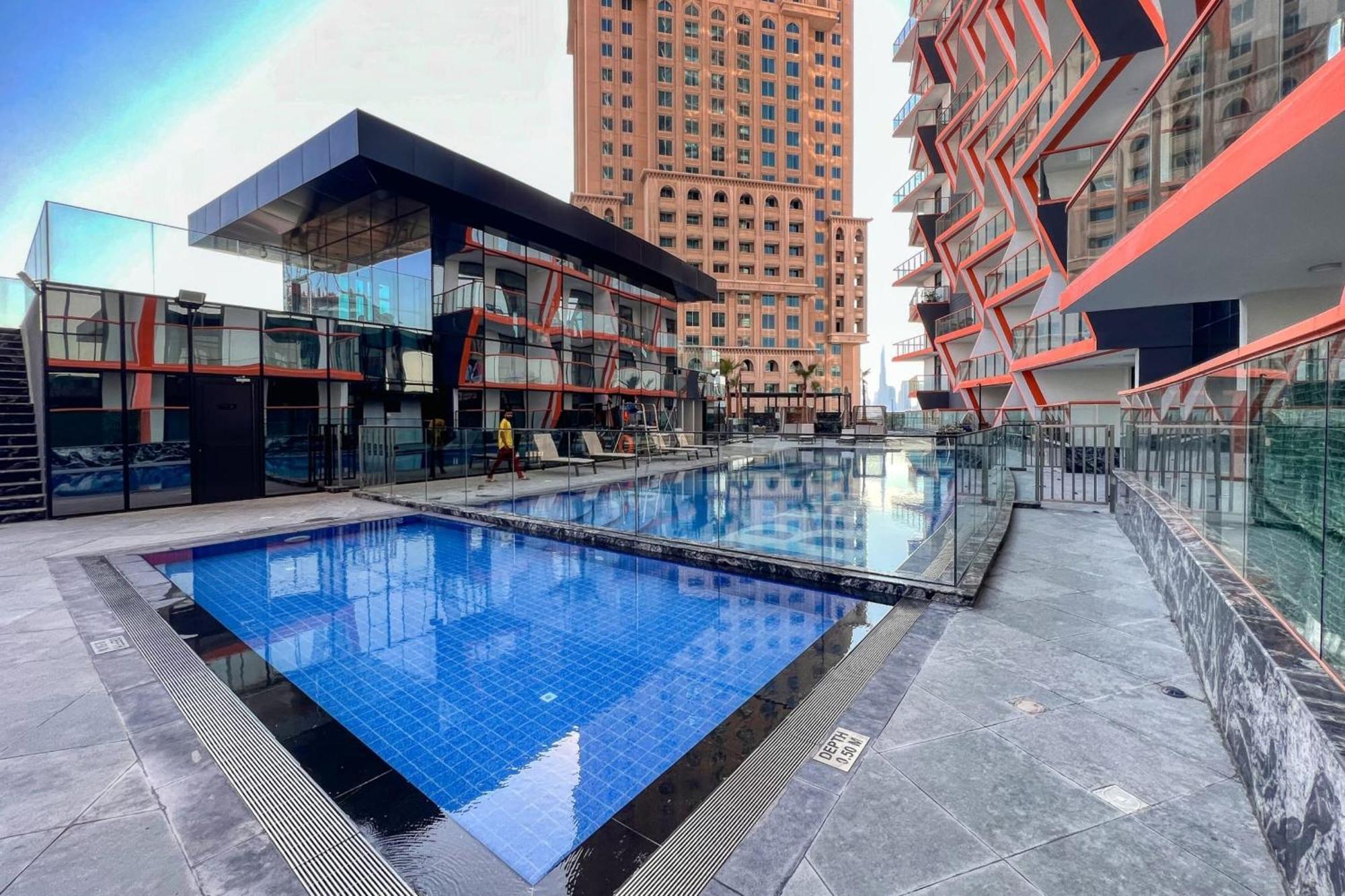 Apartment Corner Big Balcony Unit With Burj Khalifa View