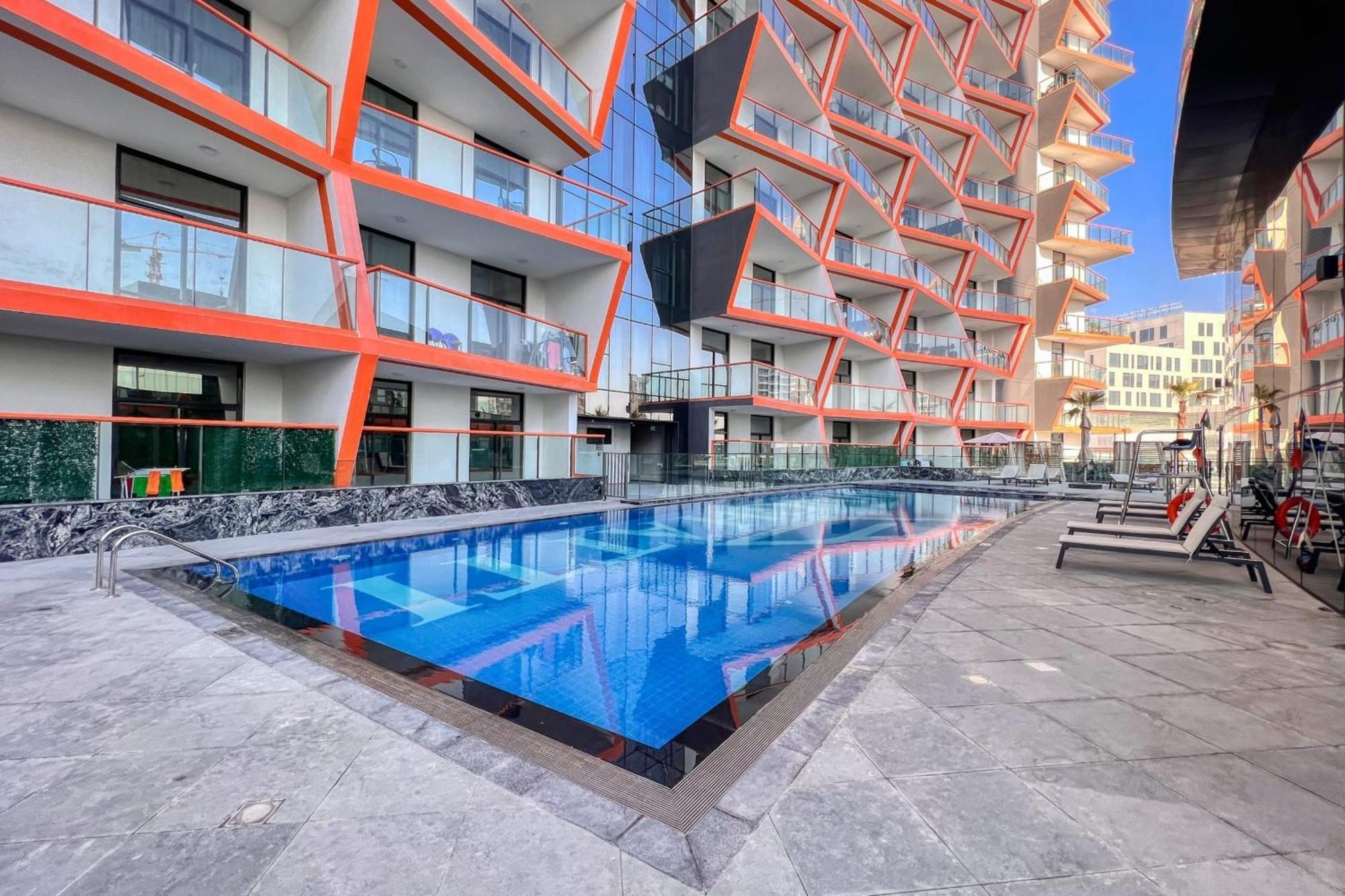 Corner Big Balcony Unit With Burj Khalifa View